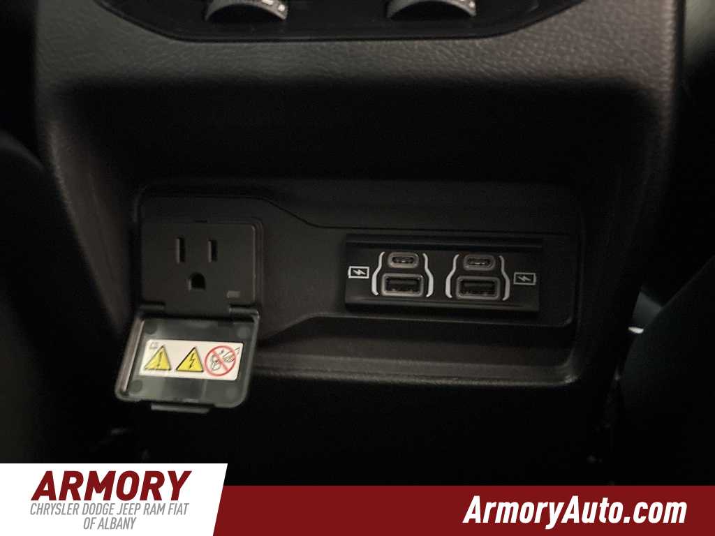 Thumbnail: 2025 Jeep Grand Cherokee - 35