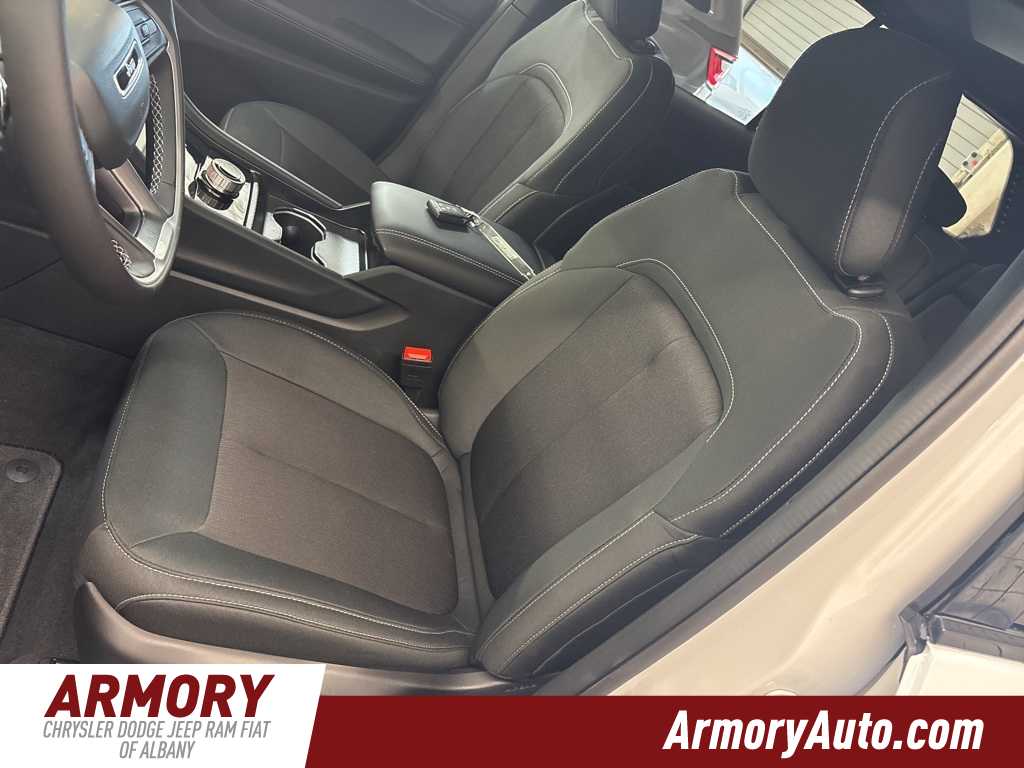 Thumbnail: 2025 Jeep Grand Cherokee - 12