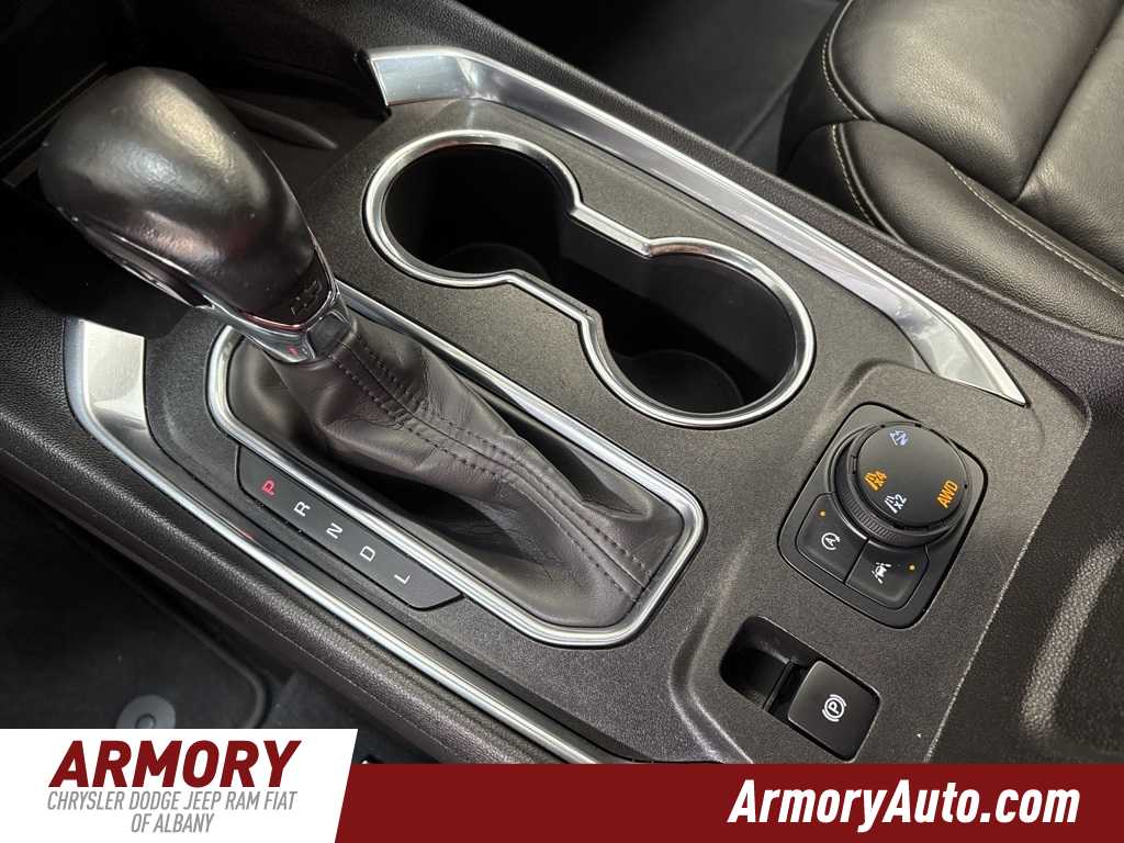 Thumbnail: 2022 Chevrolet Traverse - 23