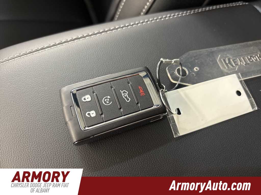 Thumbnail: 2025 Jeep Grand Cherokee - 19