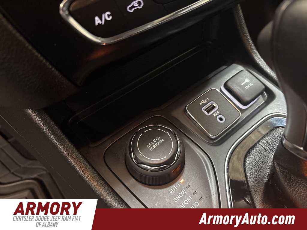 Thumbnail: 2023 Jeep Cherokee - 19