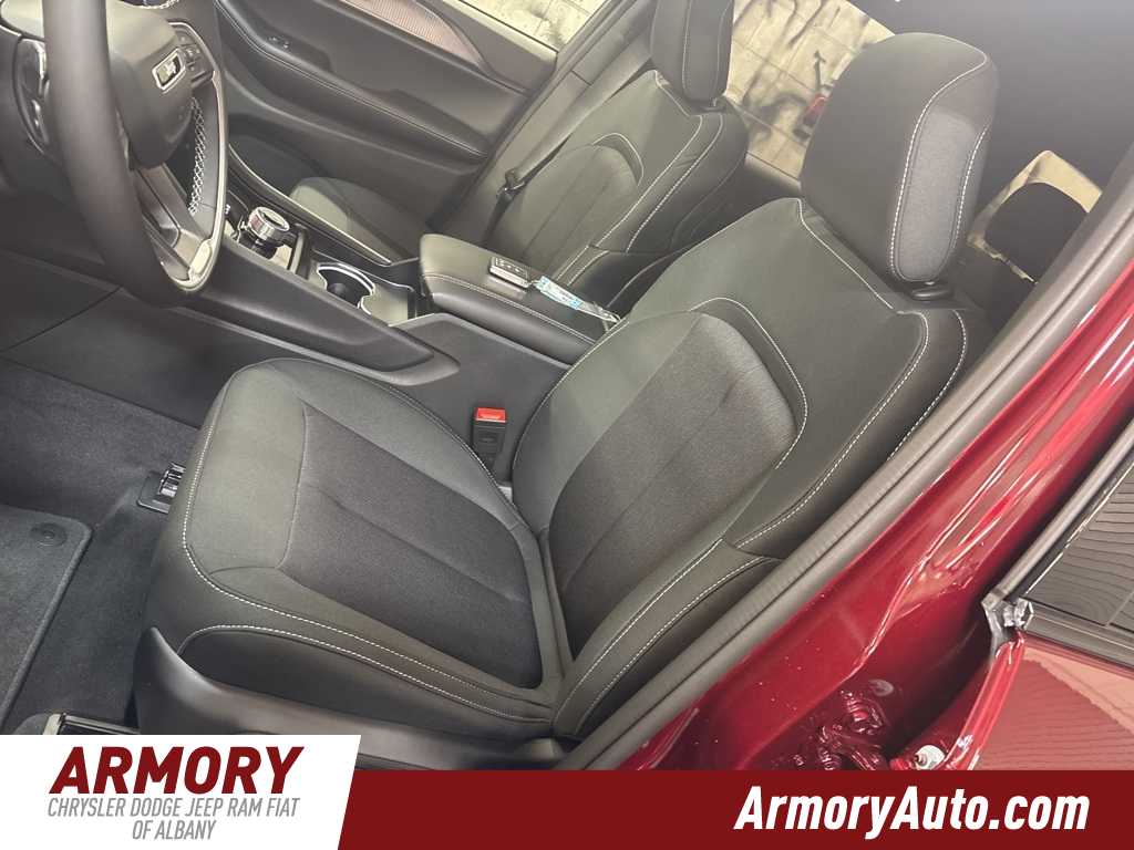 Thumbnail: 2025 Jeep Grand Cherokee - 12