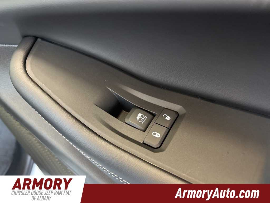 Thumbnail: 2025 Jeep Grand Cherokee L - 40