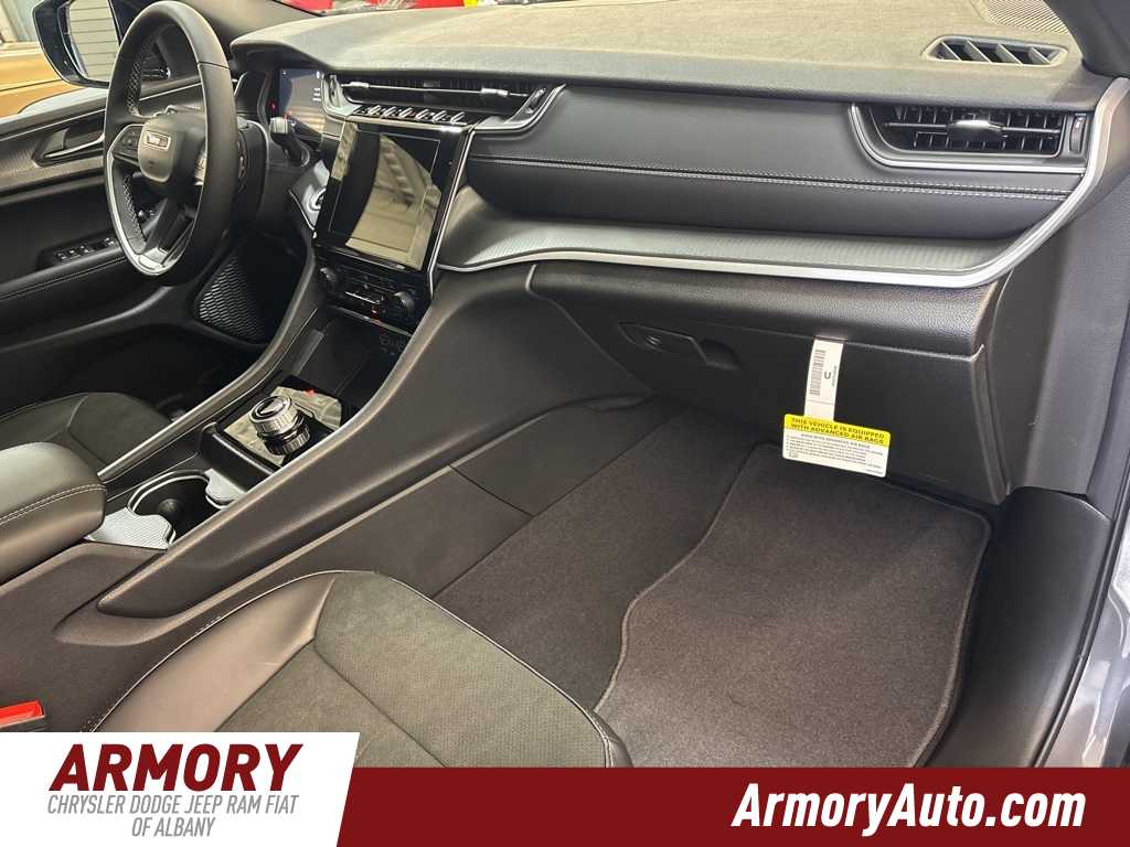 Thumbnail: 2025 Jeep Grand Cherokee L - 38