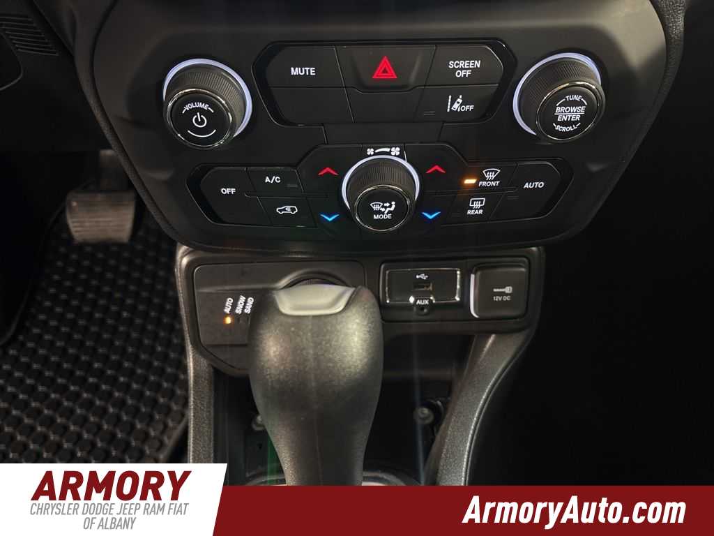 Thumbnail: 2023 Jeep Renegade - 18