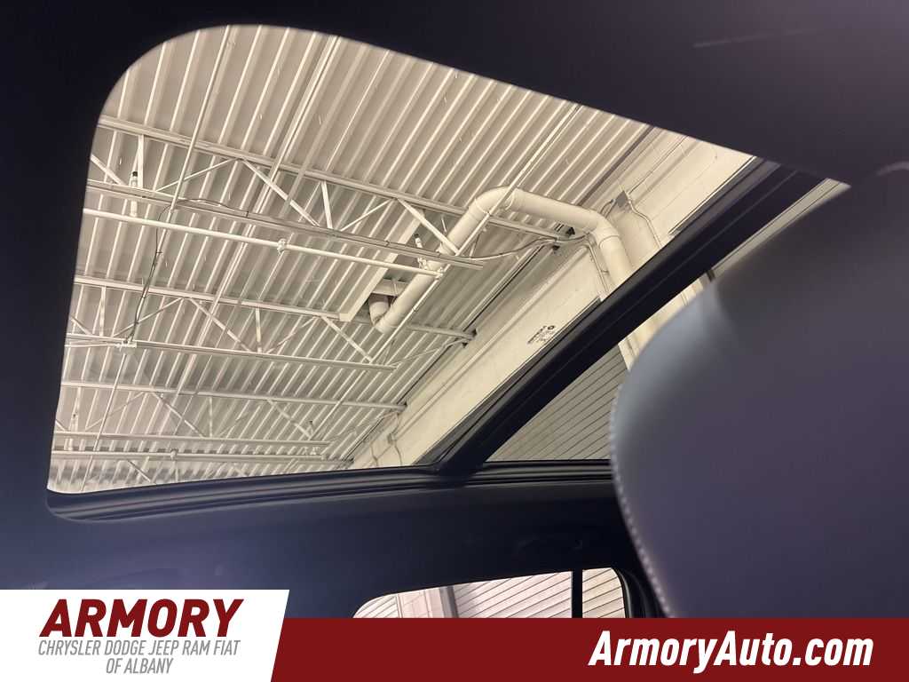 Thumbnail: 2025 Jeep Grand Cherokee - 21