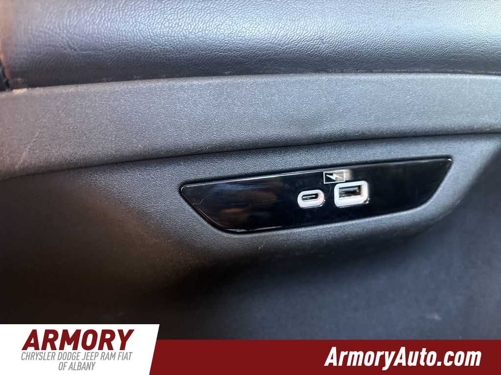 Thumbnail: 2023 Chrysler Pacifica - 25