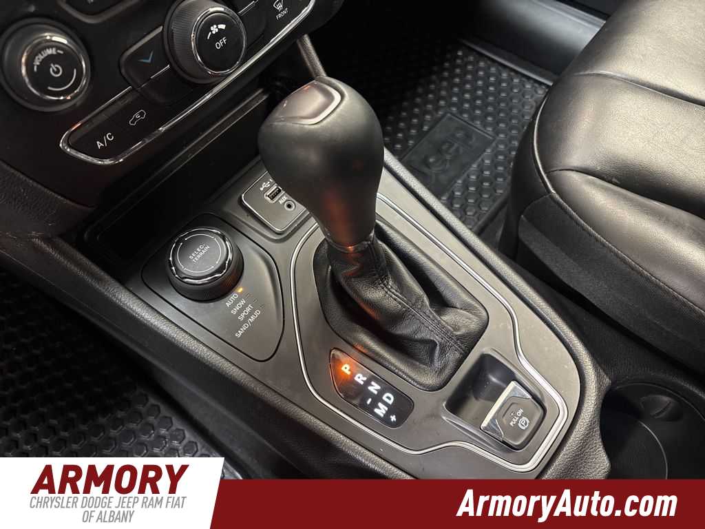 Thumbnail: 2020 Jeep Cherokee - 19