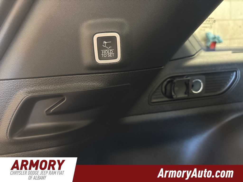 Thumbnail: 2025 Jeep Grand Cherokee - 25