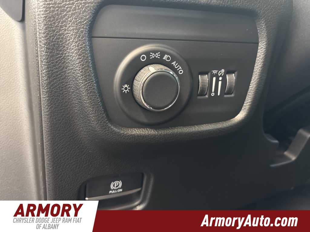 Thumbnail: 2025 Jeep Grand Cherokee L - 10