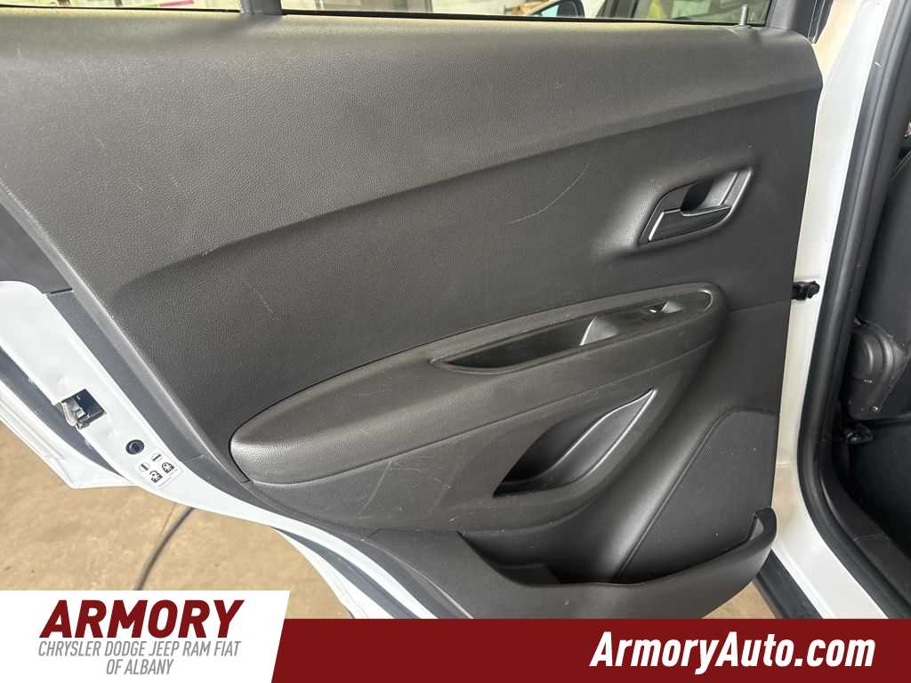 Thumbnail: 2020 Chevrolet Trax - 23