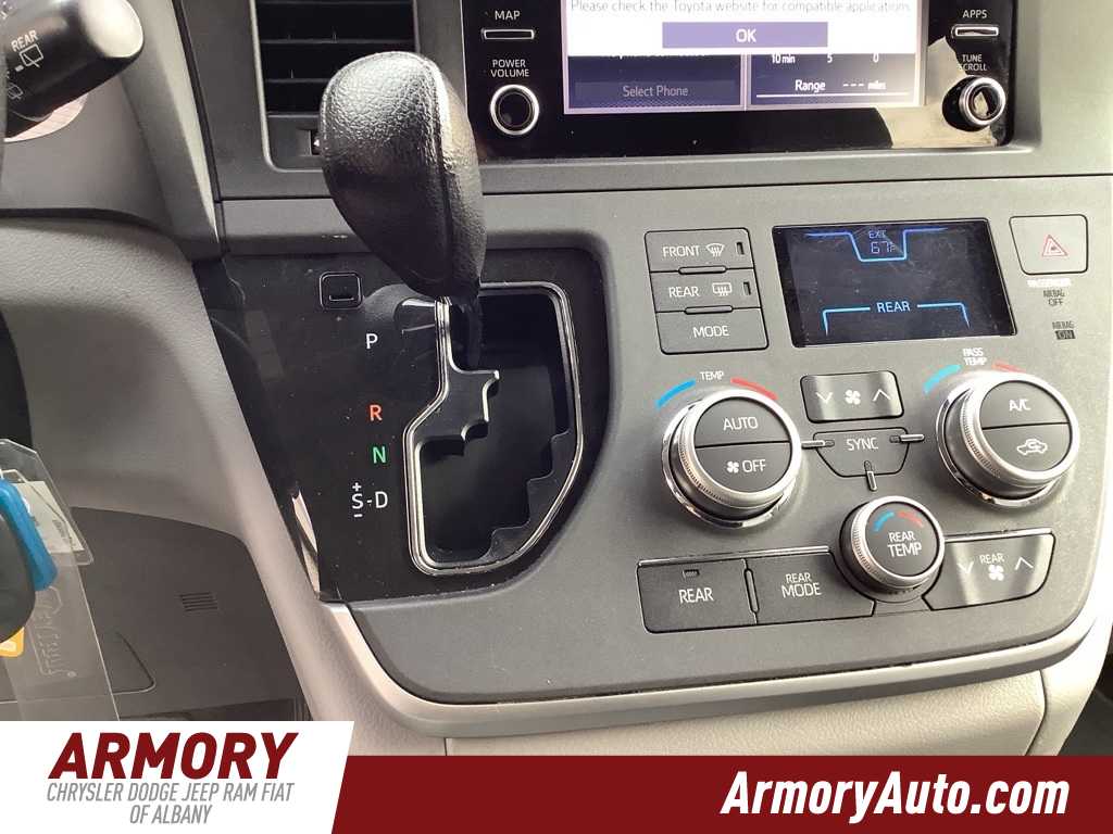 Thumbnail: 2020 Toyota Sienna - 19