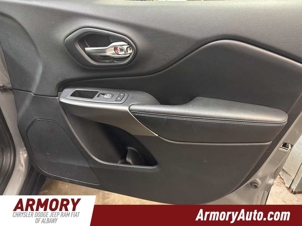 Thumbnail: 2020 Jeep Cherokee - 34