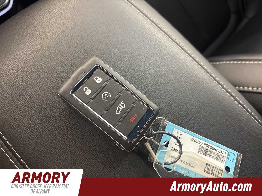 Thumbnail: 2025 Jeep Grand Cherokee - 19