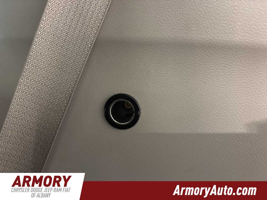 Thumbnail: 2017 Chrysler Pacifica - 31