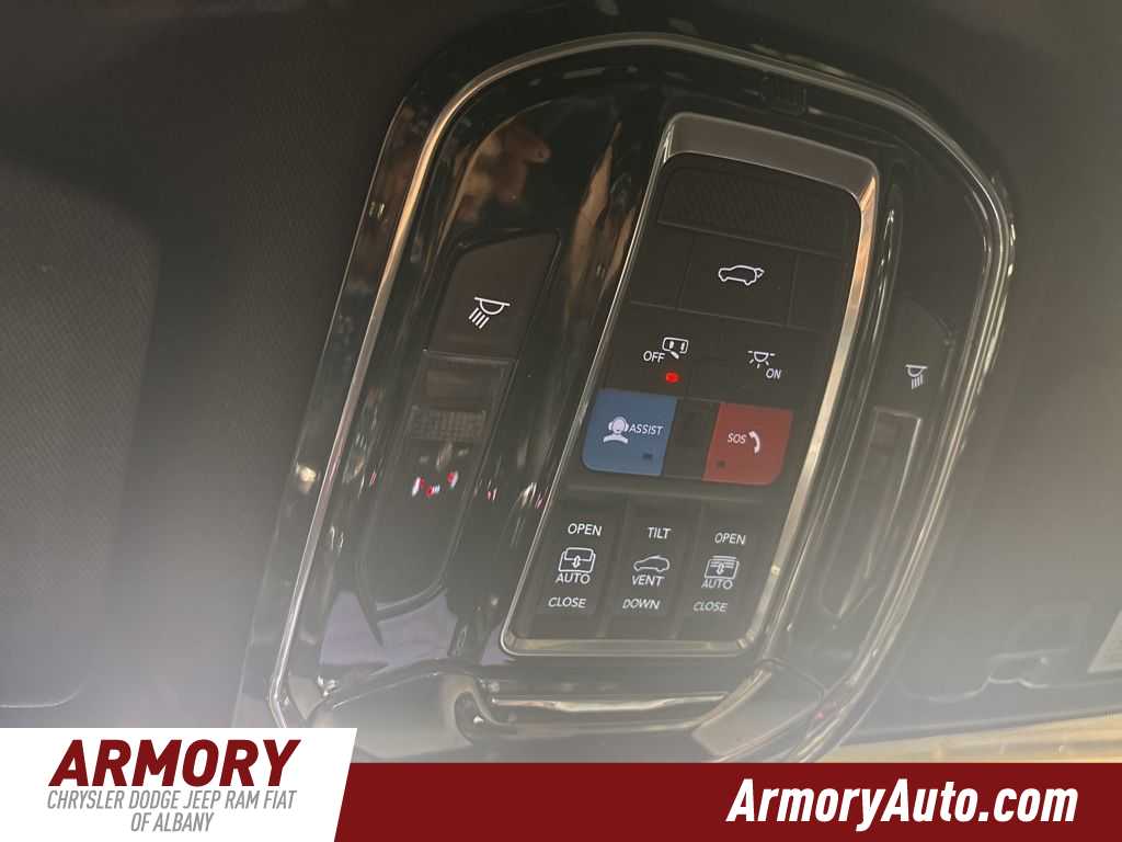 Thumbnail: 2023 Jeep Grand Cherokee L - 25