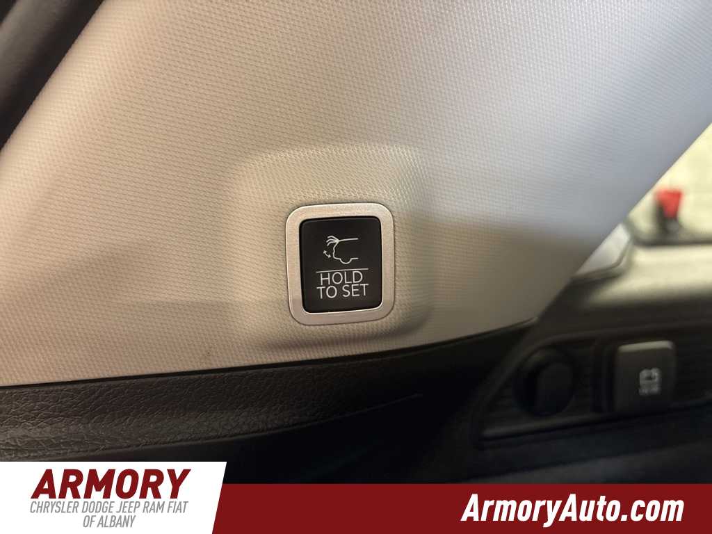 Thumbnail: 2022 Jeep Grand Cherokee - 27