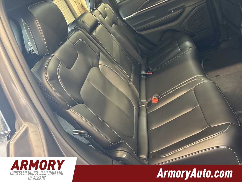 Thumbnail: 2025 Jeep Grand Cherokee - 32