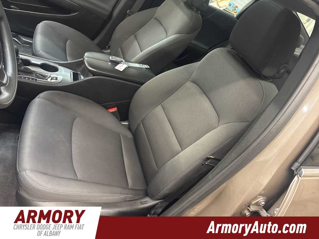 Thumbnail: 2023 Chevrolet Malibu - 12