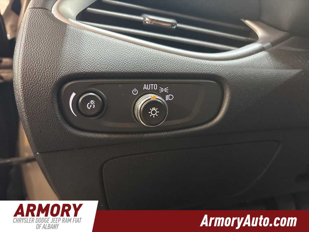 Thumbnail: 2023 Chevrolet Malibu - 11