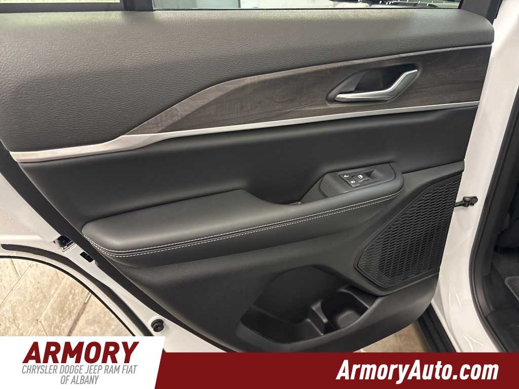 Thumbnail: 2025 Jeep Grand Cherokee - 23