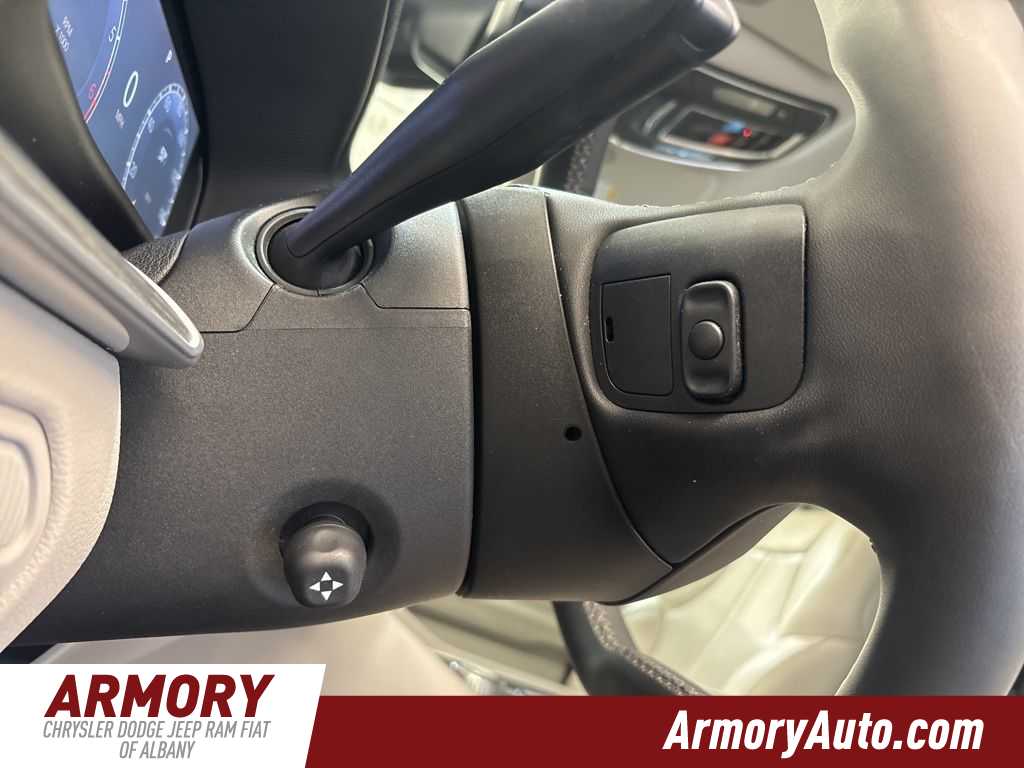 Thumbnail: 2023 Jeep Wagoneer - 13