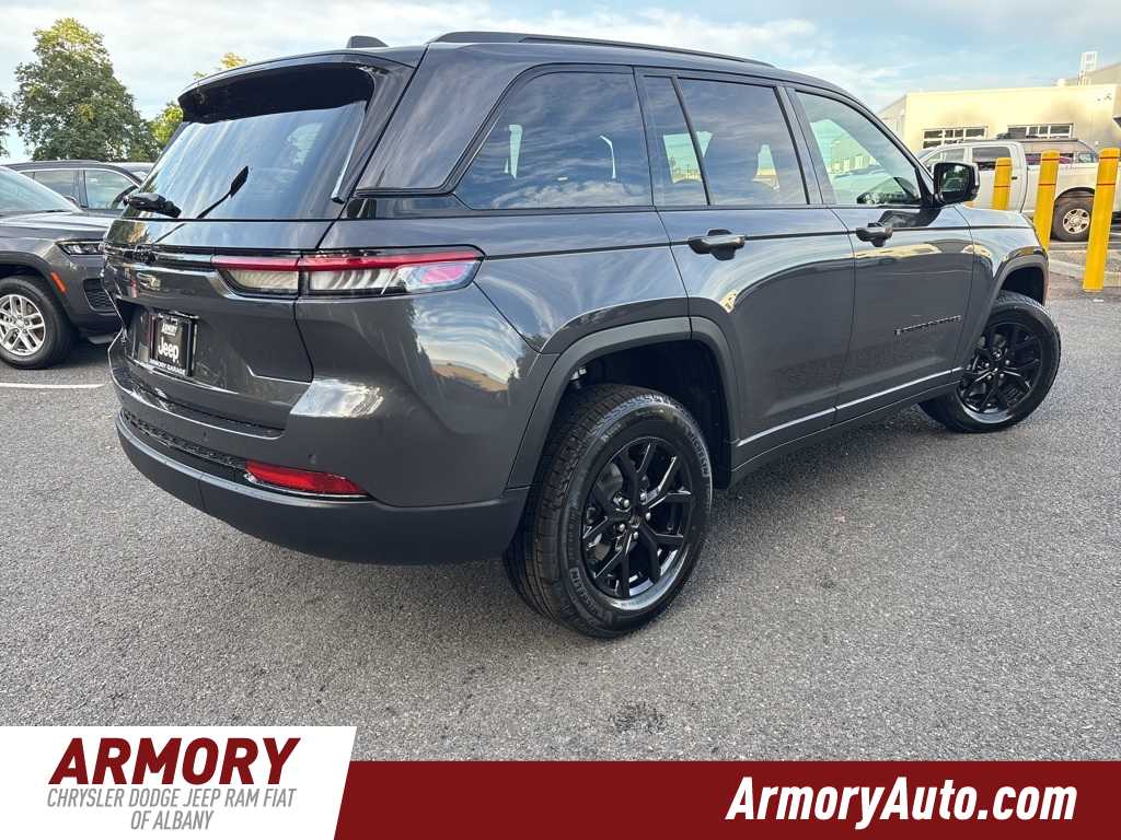Thumbnail: 2025 Jeep Grand Cherokee - 4