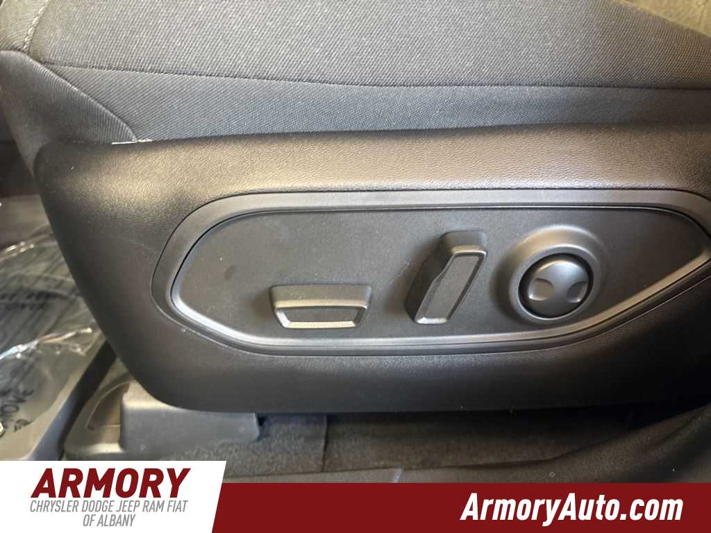 Thumbnail: 2026 Jeep Cherokee - 14