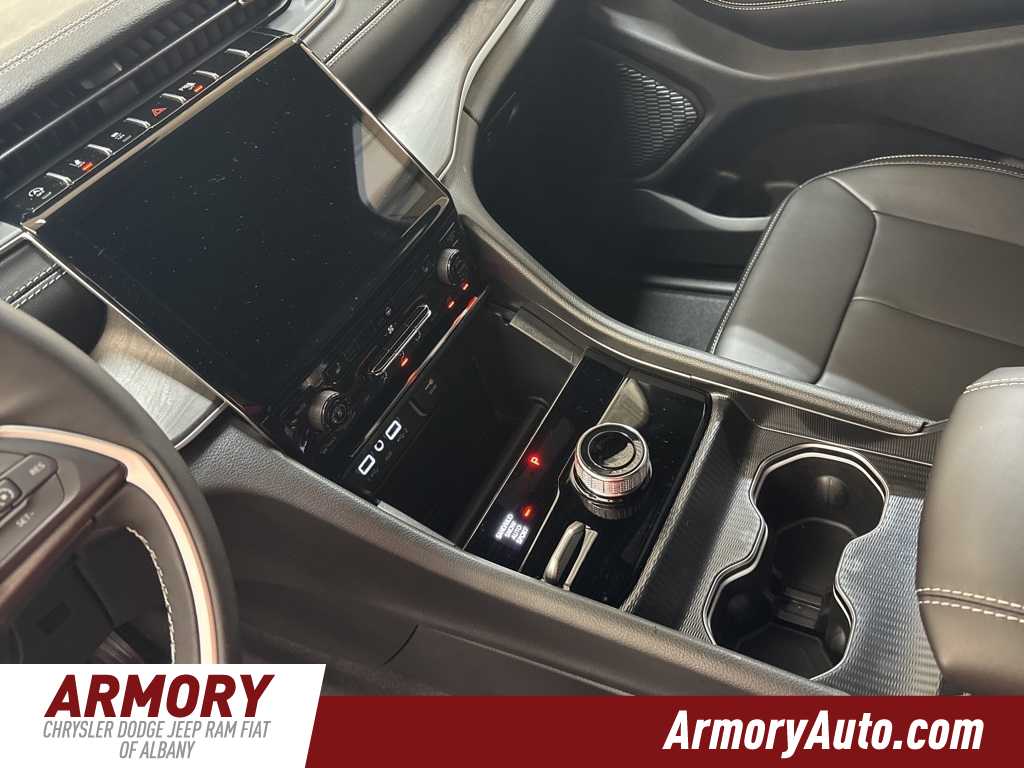 Thumbnail: 2025 Jeep Grand Cherokee - 15