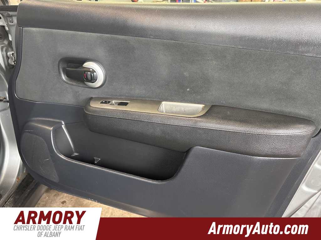 Thumbnail: 2011 Nissan Versa - 31