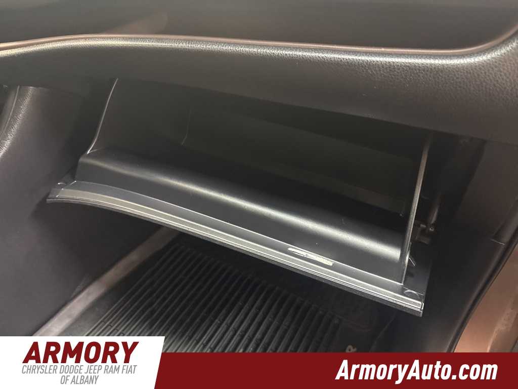 Thumbnail: 2019 Toyota Highlander - 40