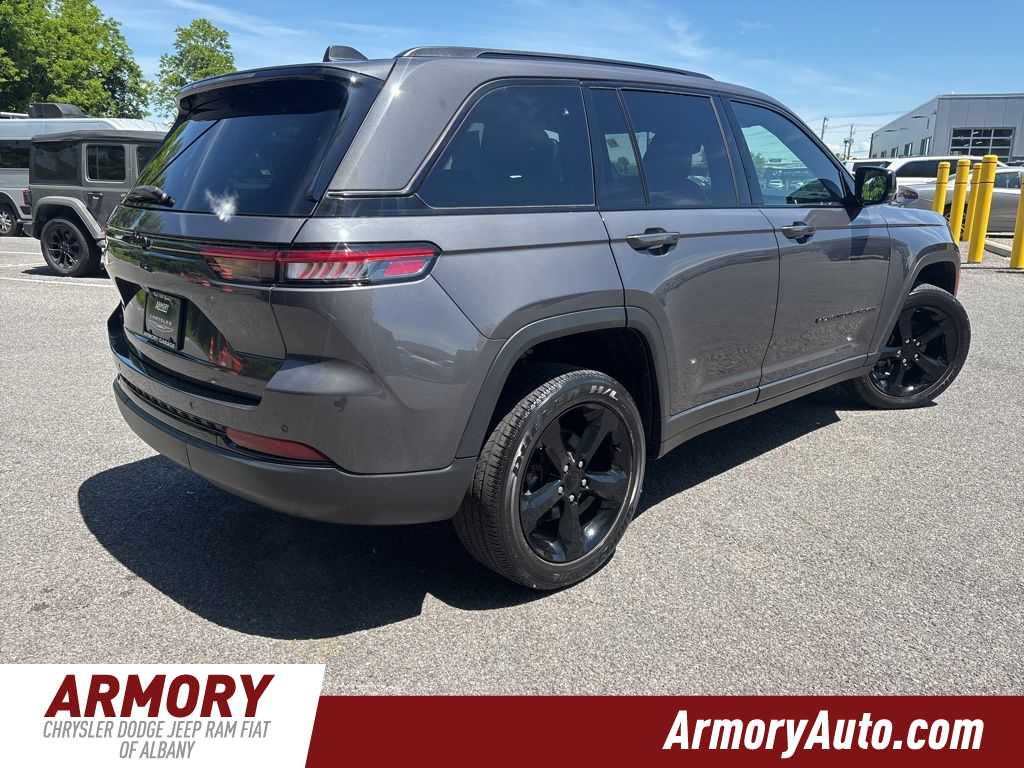 Thumbnail: 2023 Jeep Grand Cherokee - 4