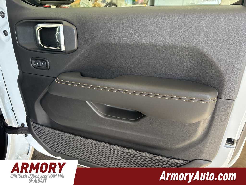 Thumbnail: 2025 Jeep Wrangler - 32