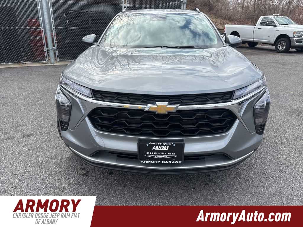 Thumbnail: 2025 Chevrolet Trax - 2