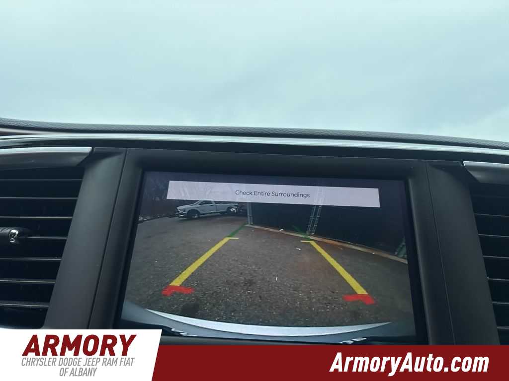 Thumbnail: 2022 Chrysler Voyager - 12