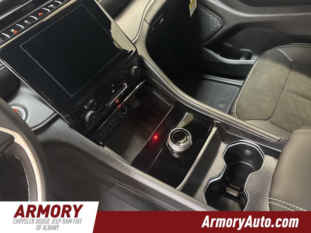 Thumbnail: 2025 Jeep Grand Cherokee L - 15