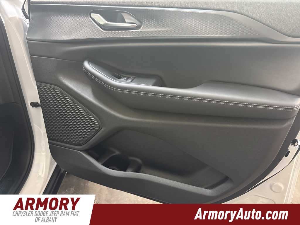 Thumbnail: 2025 Jeep Grand Cherokee L - 34