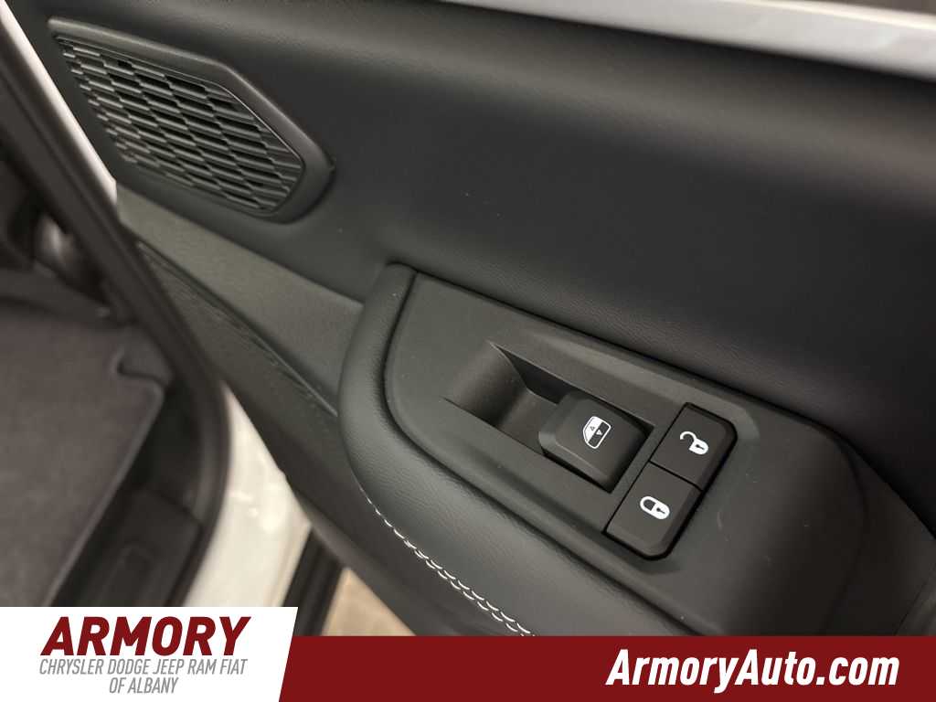 Thumbnail: 2026 Jeep Grand Cherokee - 36