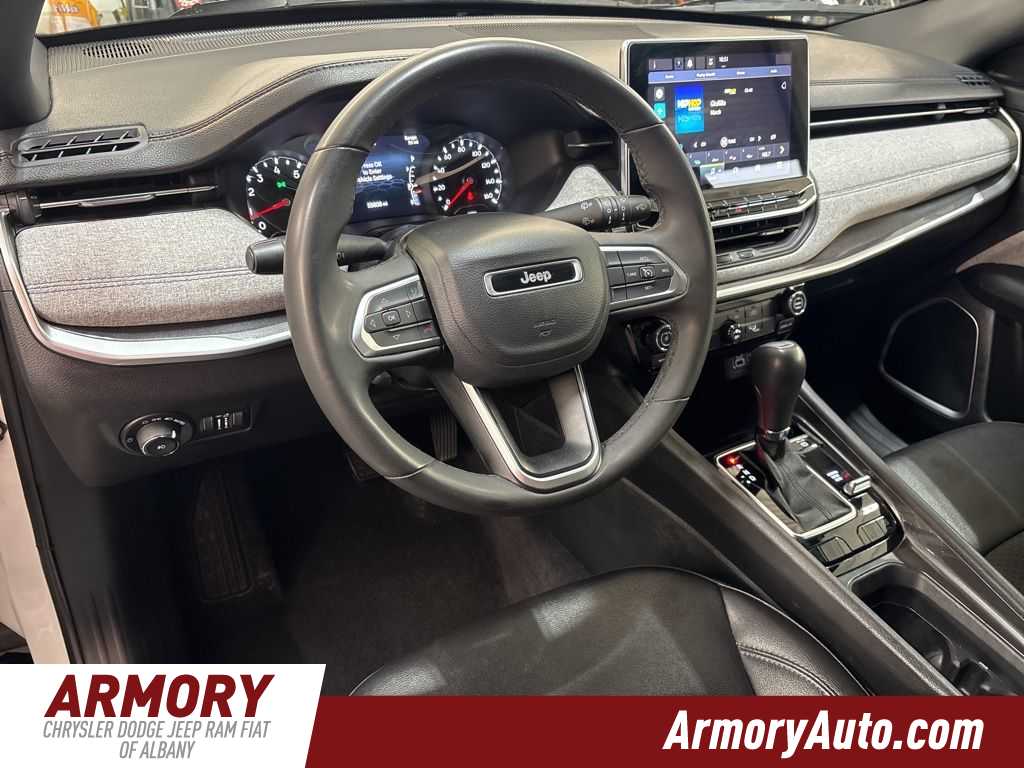 Thumbnail: 2023 Jeep Compass - 9