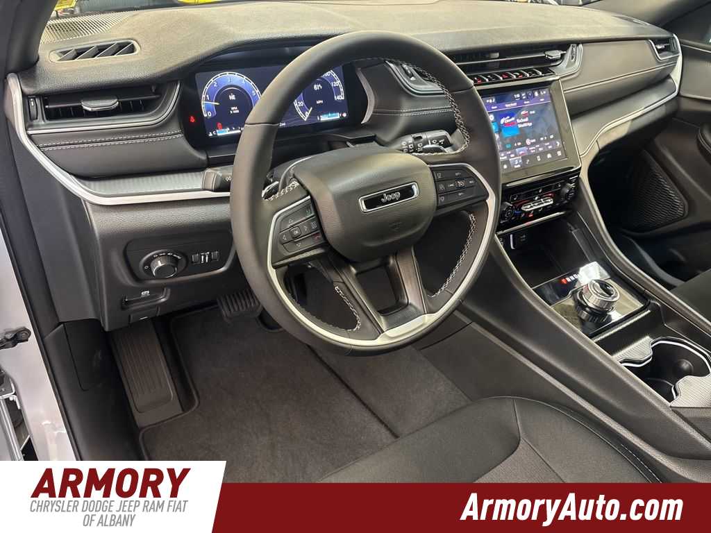 Thumbnail: 2026 Jeep Grand Cherokee - 9