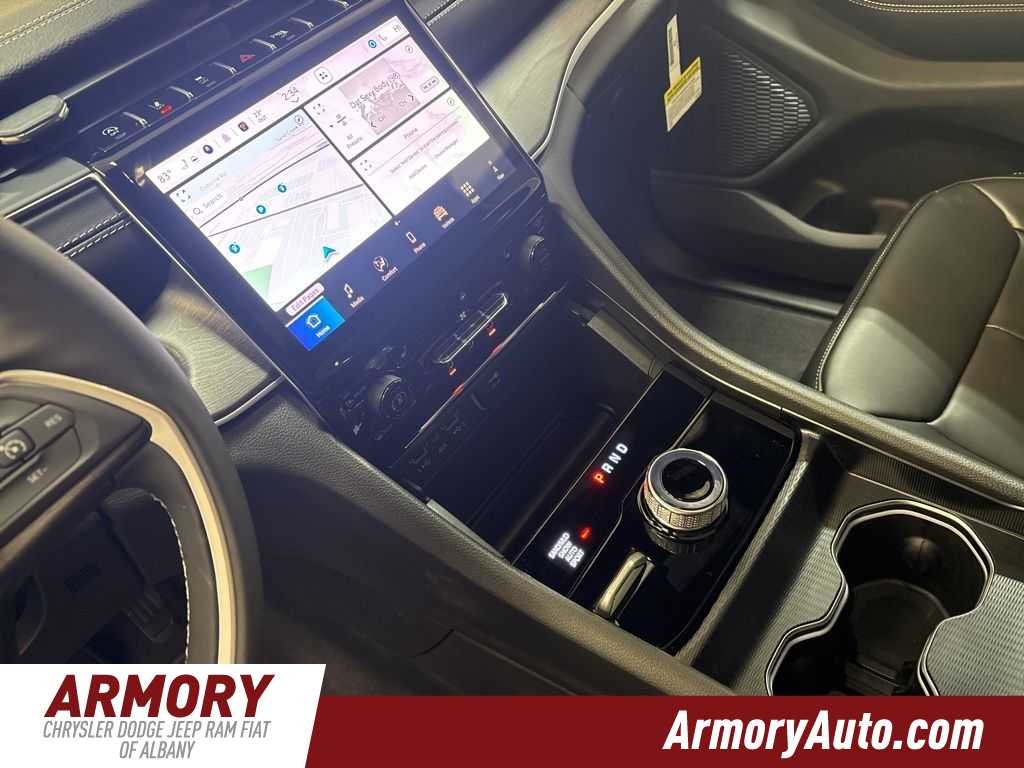 Thumbnail: 2025 Jeep Grand Cherokee - 15