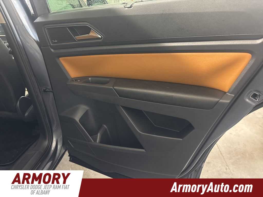 Thumbnail: 2018 Volkswagen Atlas - 33