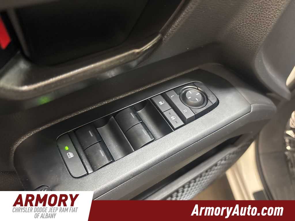 Thumbnail: 2024 Toyota Tacoma - 8