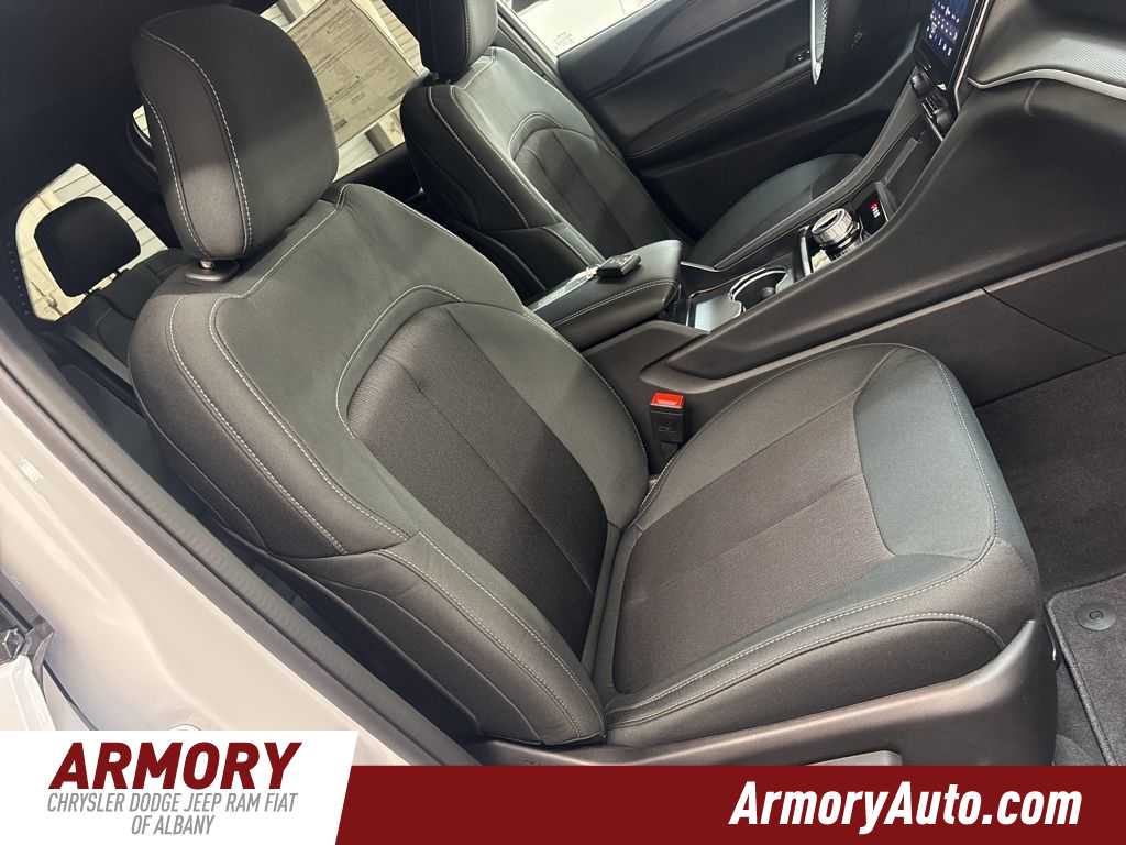 Thumbnail: 2026 Jeep Grand Cherokee - 39