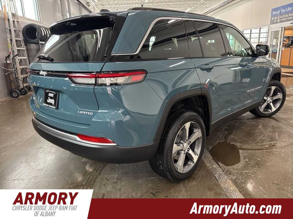 Thumbnail: 2026 Jeep Grand Cherokee - 4