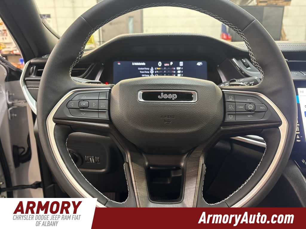 Thumbnail: 2026 Jeep Grand Cherokee - 13