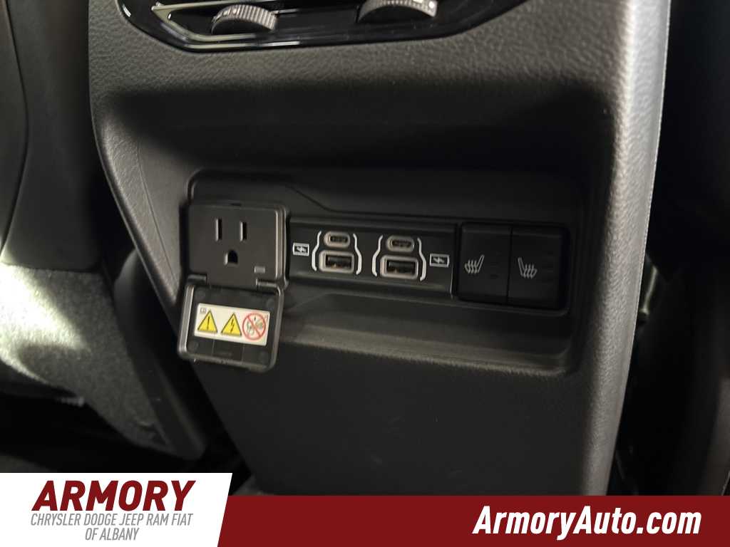 Thumbnail: 2025 Jeep Grand Cherokee - 31