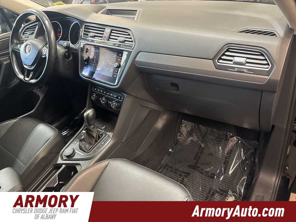 Thumbnail: 2018 Volkswagen Tiguan - 43