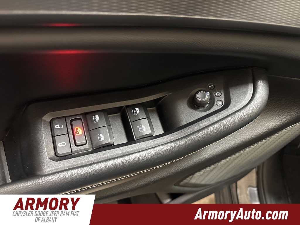 Thumbnail: 2023 Jeep Grand Cherokee L - 8