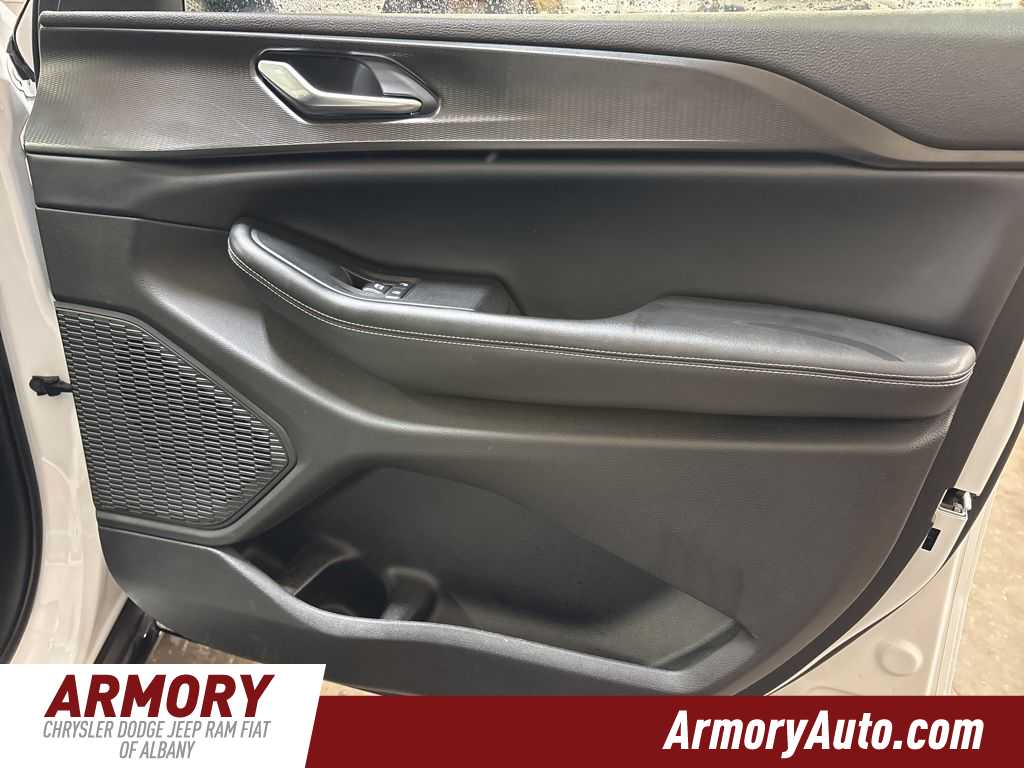 Thumbnail: 2023 Jeep Grand Cherokee L - 39